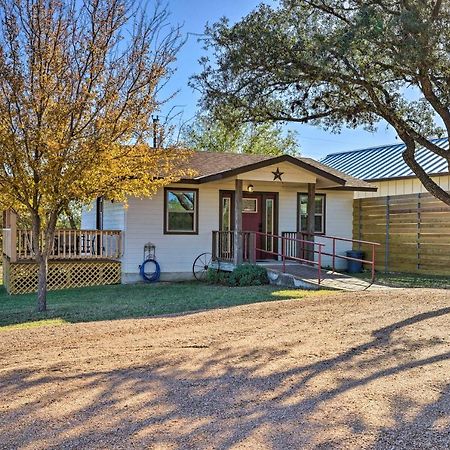 Cozy Fredericksburg Studio Near Wineries! Kültér fotó
