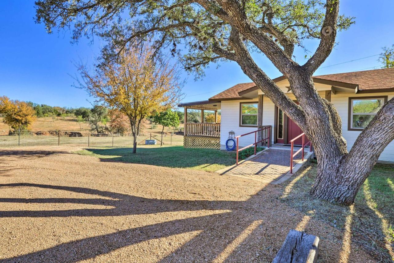 Cozy Fredericksburg Studio Near Wineries! Kültér fotó